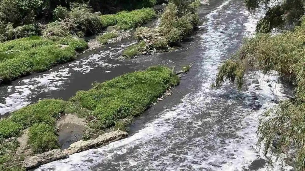 Dos años después de tomar muestras, Cofepris publica resultados de contaminación del río Atoyac