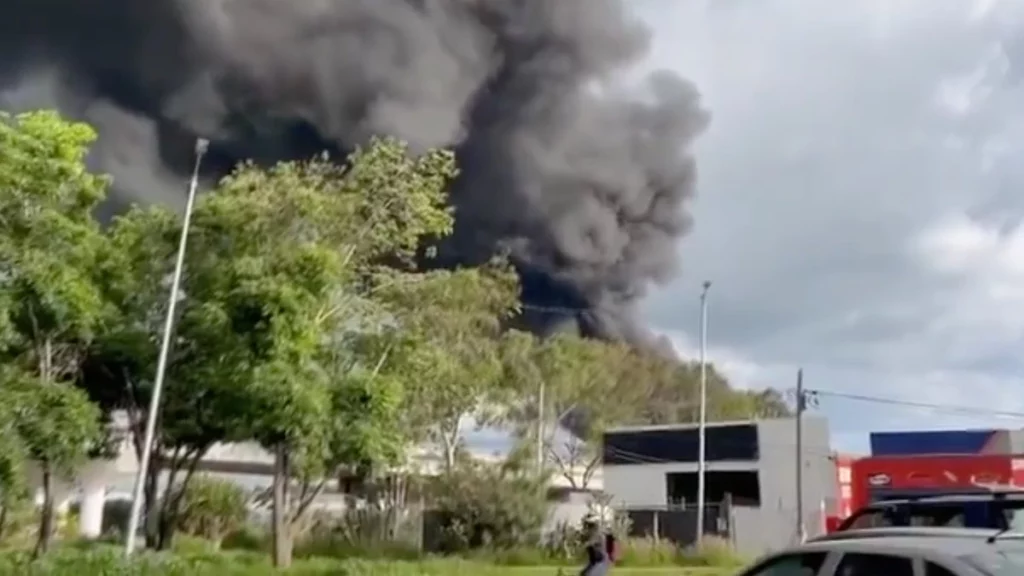 Incendio alerta a vecinos de Santa Clara Ocoyucan