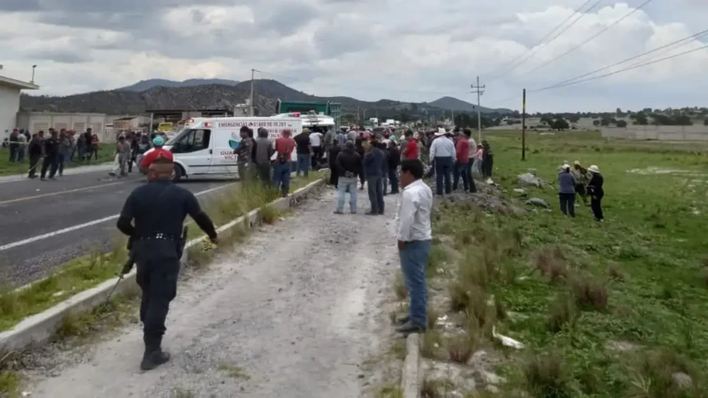 Neve muertos y 12 heridos deja choque en Guadalupe Victoria