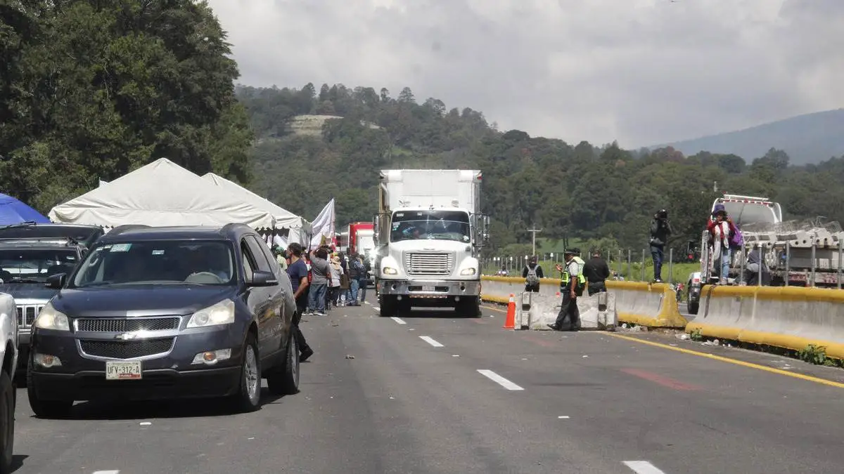 Fiscalía recibe denuncia por cierre de la autopista México-Puebla