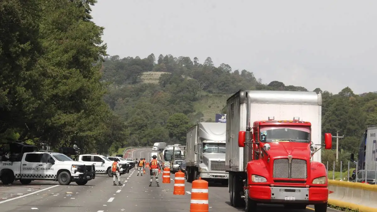 Reabren un carril en ambos sentidos de la autopista México-Puebla; viaje a CDMX es de cuatro horas