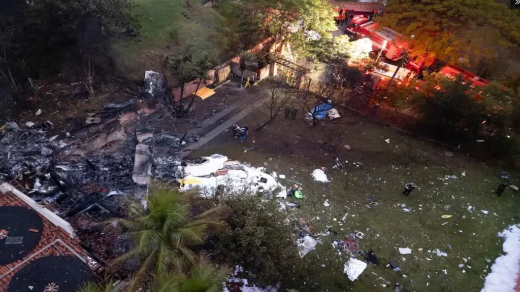 Mueren 61 personas tras la caída de un avión en Brasil