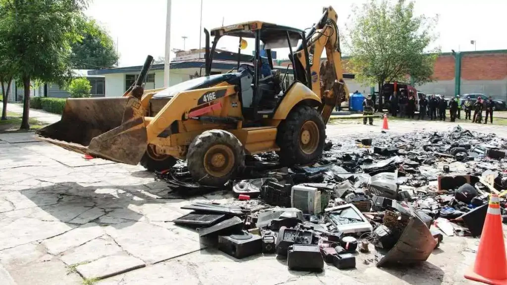 Destruyen 13 mil objetos decomisados en cateos en penales de Puebla