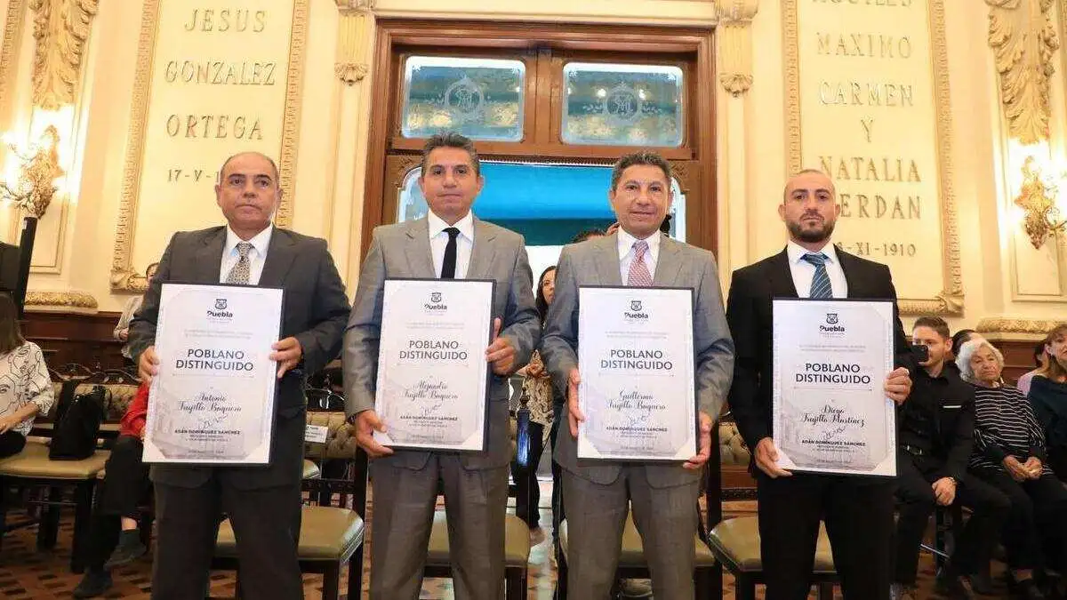 "Los Trujillo", dominadores de balón, son Poblanos Distinguidos