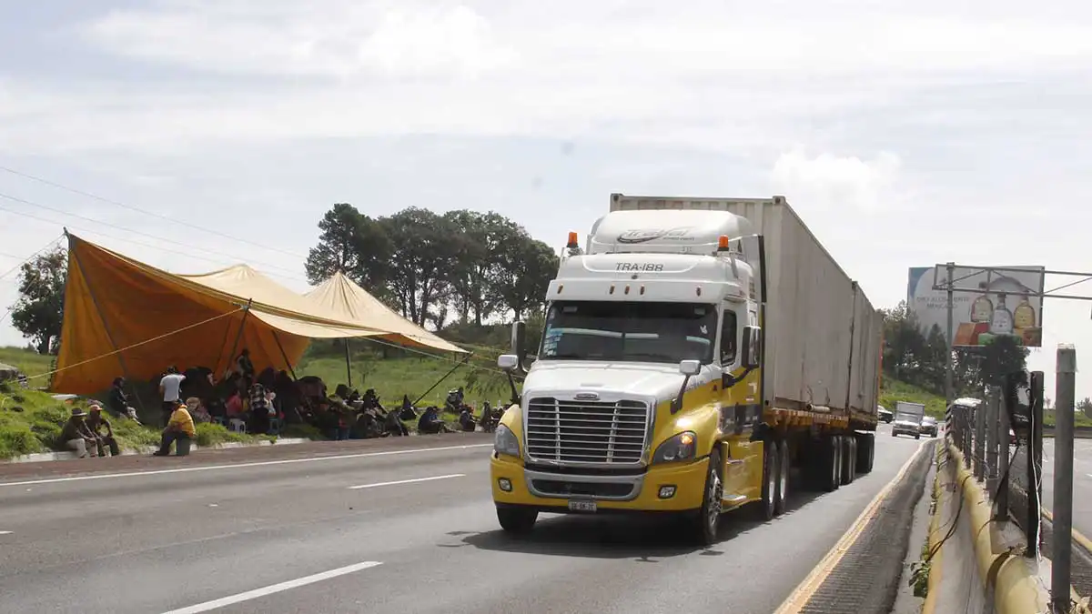 Pérdidas por cierre de autopista México-Puebla suman 131 mil millones de pesos