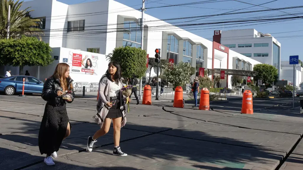 Calle 21 Sur, en el Barrio de Santiago, será semipeatonal