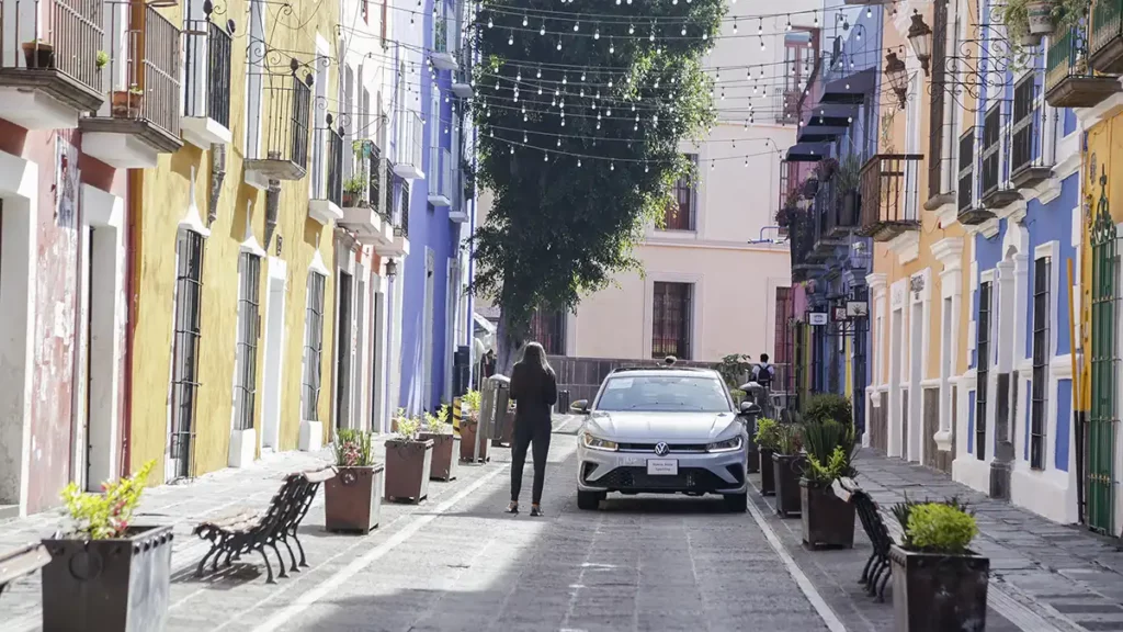 Volkswagen graba spot del nuevo Jetta en el Centro Histórico de Puebla