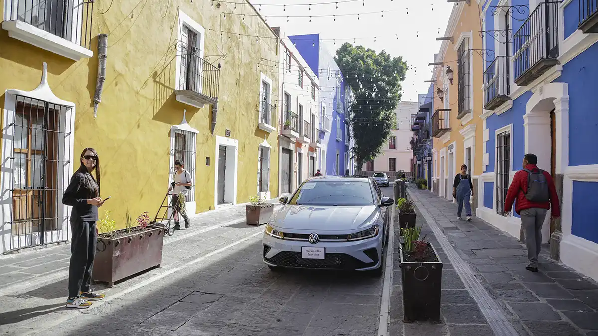 Volkswagen graba spot del nuevo Jetta en el Centro Histórico de Puebla