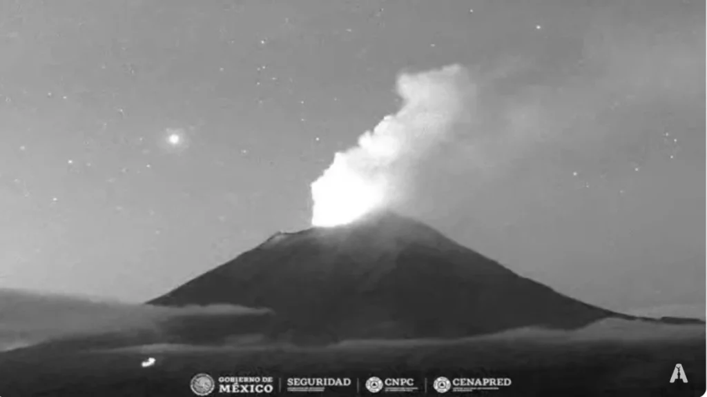 Popocatépetl presenta explosión y fumarola en las últimas horas