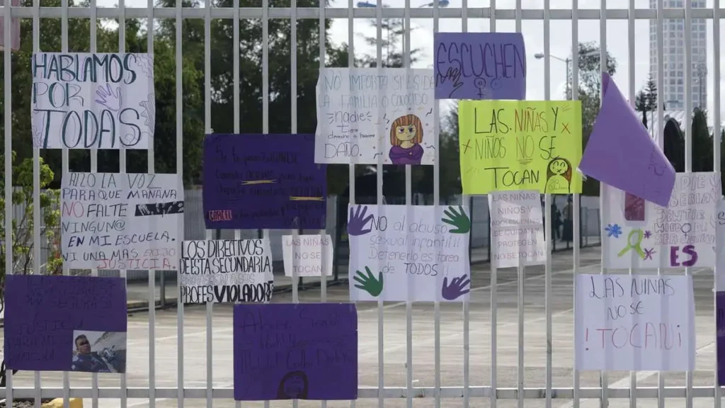 Alumnas de la secundaria Blandina Torres denuncian a maestros acosadores