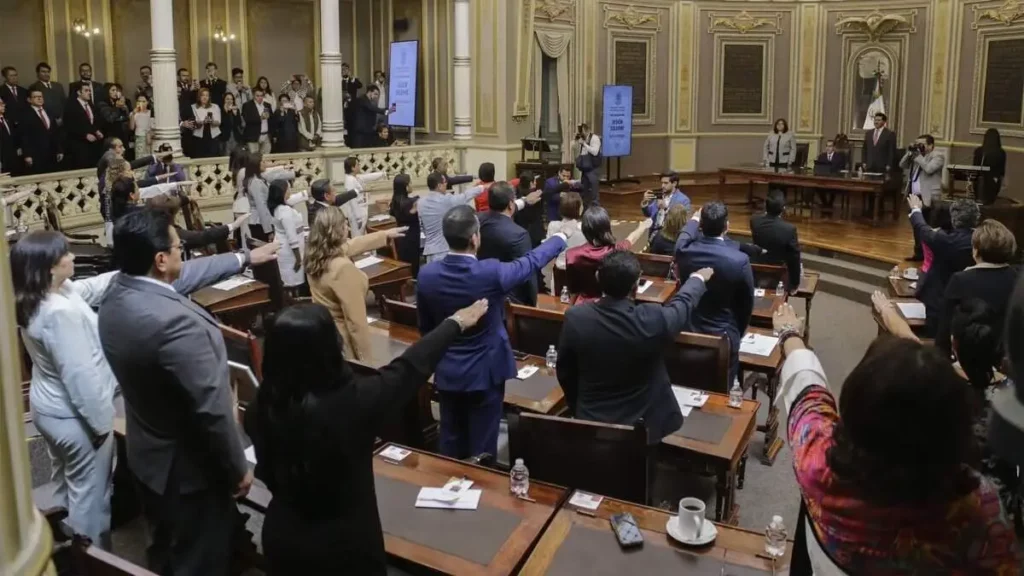 Así se repartieron las comisiones los nuevos diputados del Congreso de Puebla