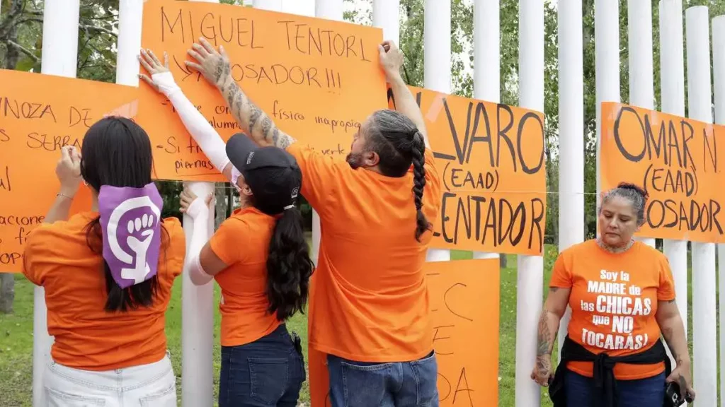 Alumnas denuncian a maestros acosadores del Tec de Monterrey en Puebla