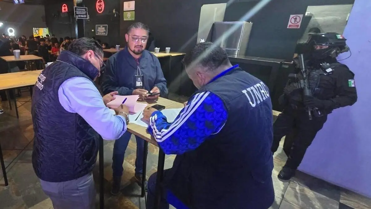 Clausuran dos restaurantes por funcionamiento irregular en Puebla