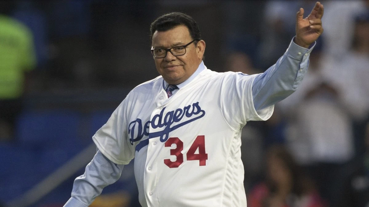 Fernando Valenzuela es hospitalizado en Los Ángeles