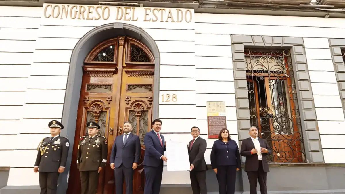 Colocan Bando Solemne e inician las fiestas patrias en Puebla