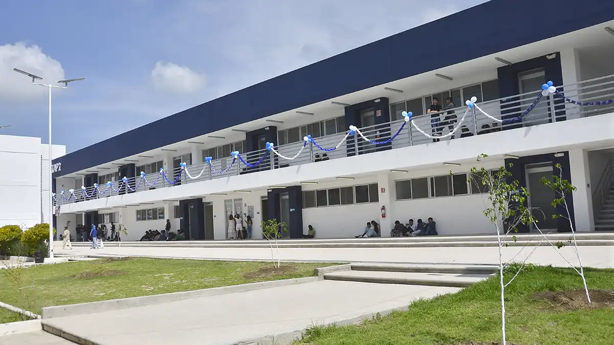 La BUAP inaugura edificios en la Preparatoria Emiliano Zapata de San Martín Texmelucan