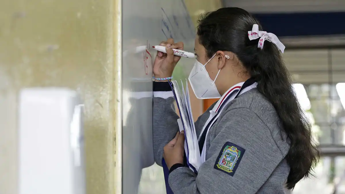 En Puebla aplican prueba de aprendizaje en 12 mil escuelas públicas