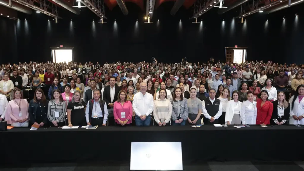 Gaby Bonilla encabeza capacitación a presidentas y presidentes entrantes del SMDIF