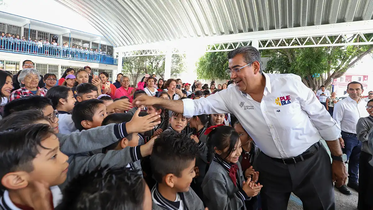 En dos años, Puebla invierte más en educación que en la última década: Sergio Salomón