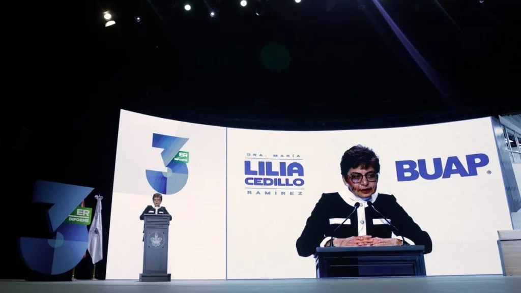 ¡Reelección, reelección!, vitorean a Lilia Cedillo en su tercer informe de rectora en la BUAP