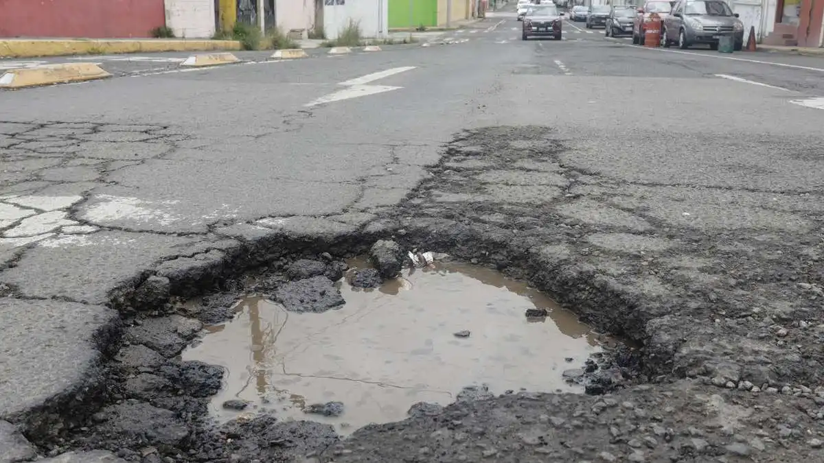 Sergio Salomón anuncia programa de bacheo nocturno en la zona metropolitana de Puebla