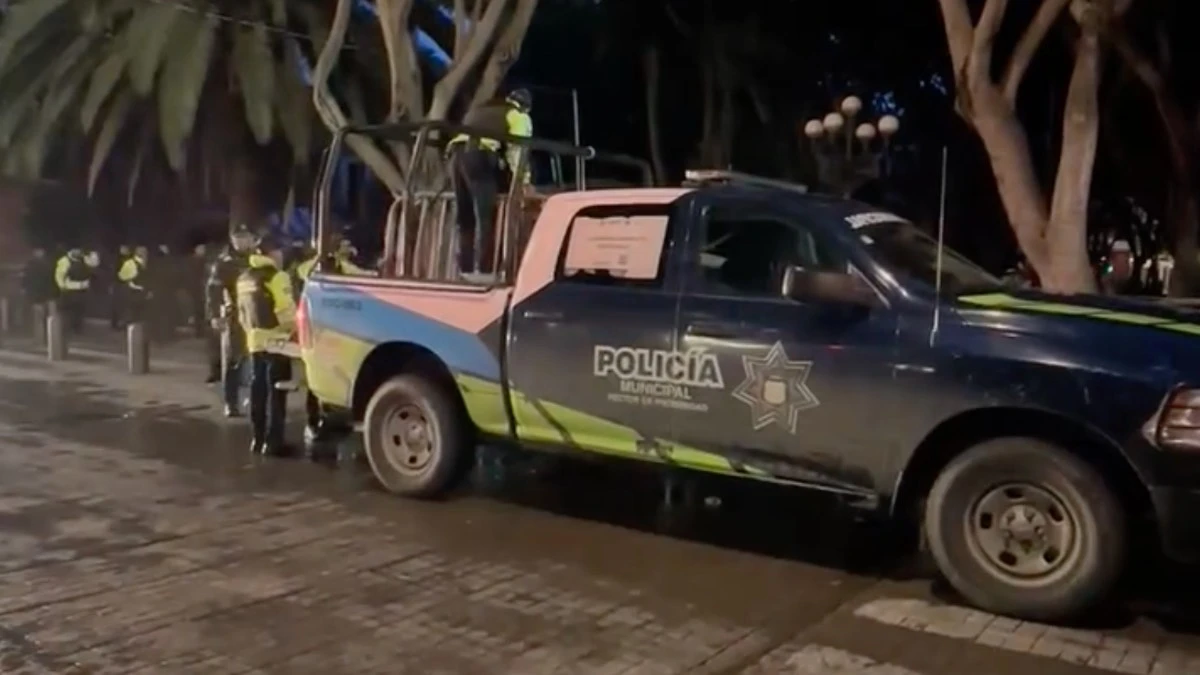 Policía municipal de Puebla despliega operativo contra ambulantes