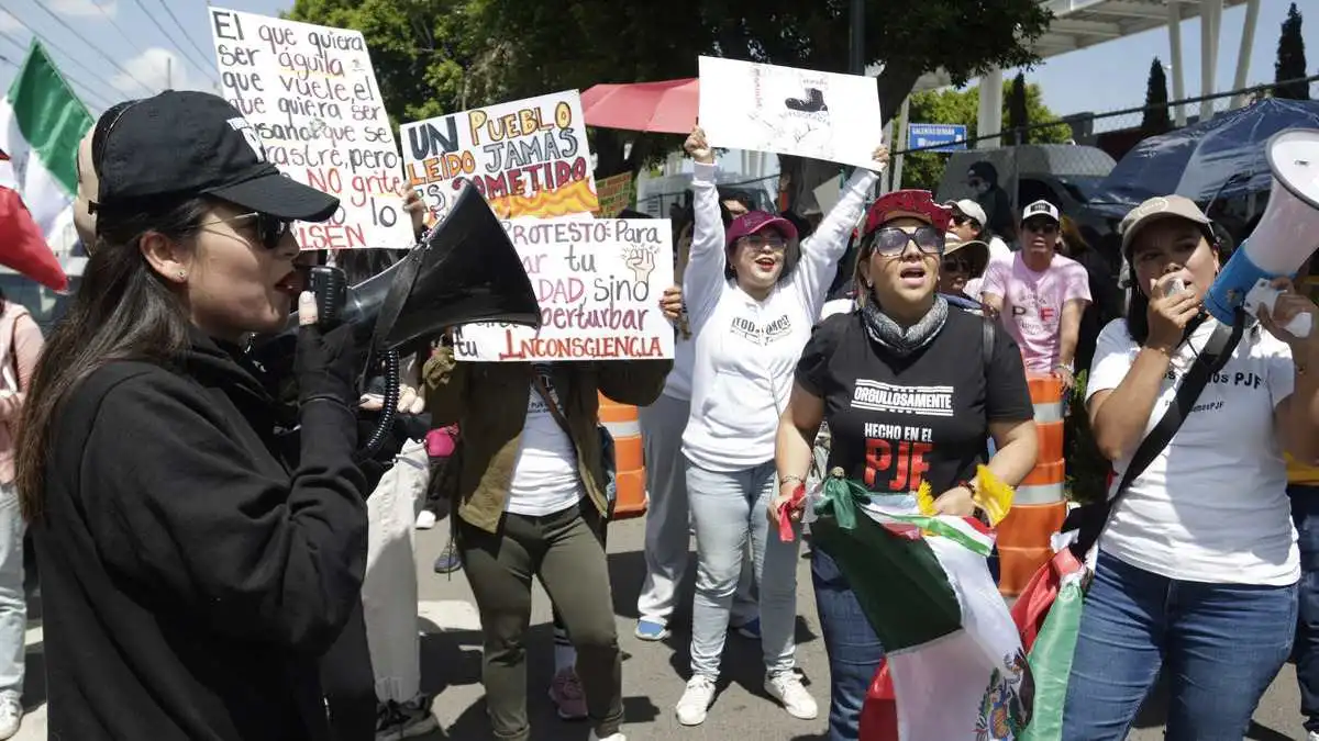 Opositores a la reforma al Poder Judicial cerraron el Bulevar Hermanos Serdán