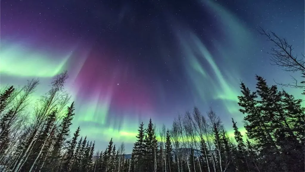 Tormenta solar desencadenaría auroras boreales este jueves