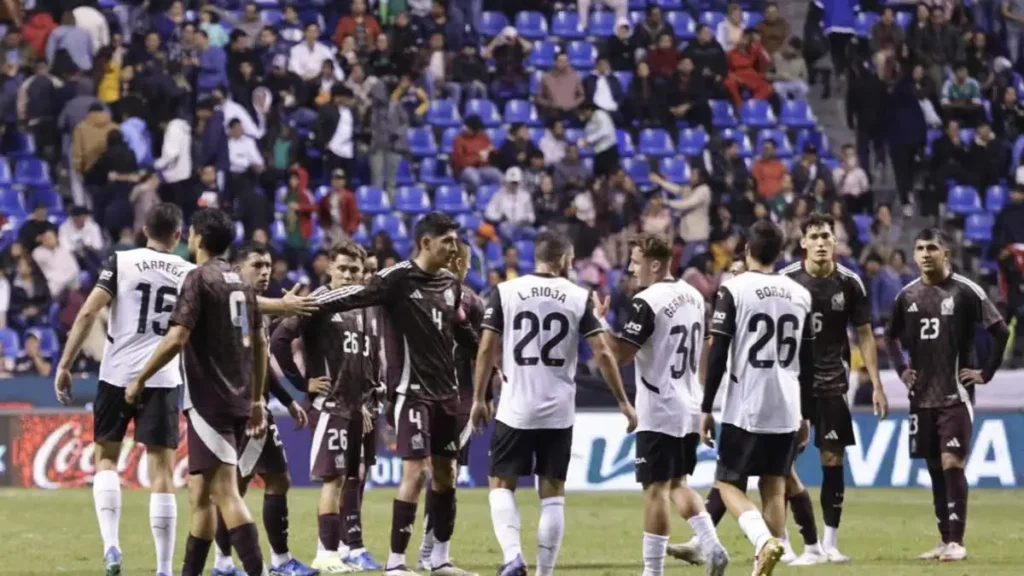 Ridículo de la Selección Mexicana, empata con Valencia en el Cuauhtémoc