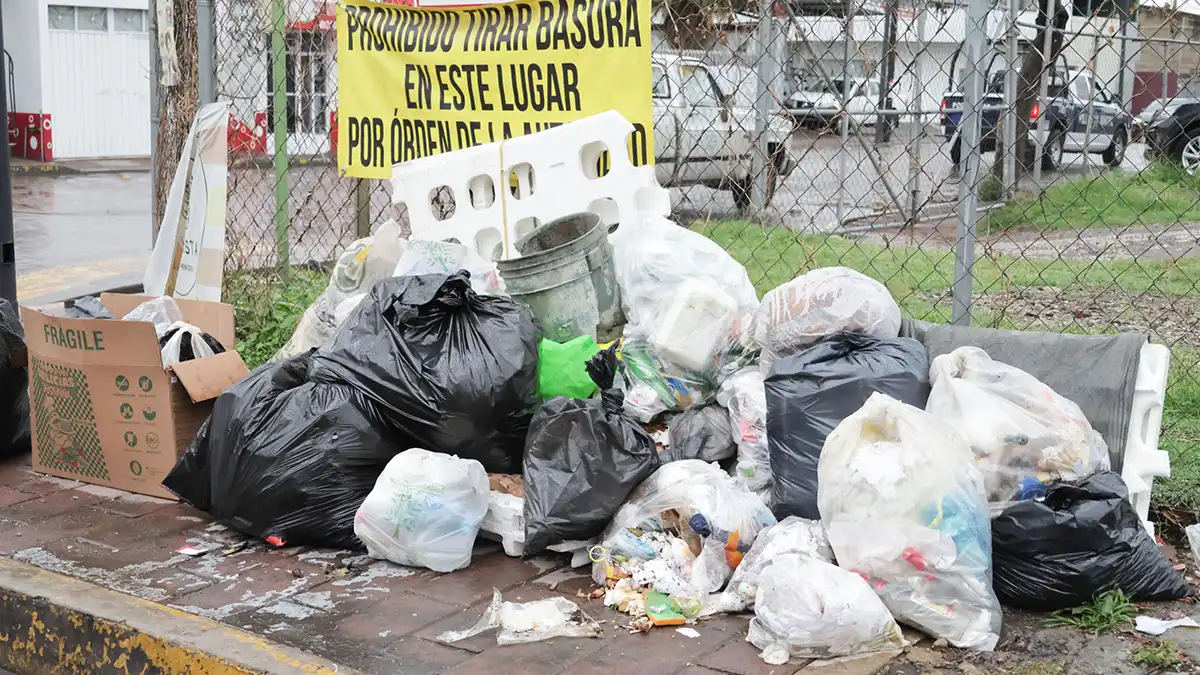 Ayuntamientos arrancan con crisis de basura; termina convenio con Puebla capital