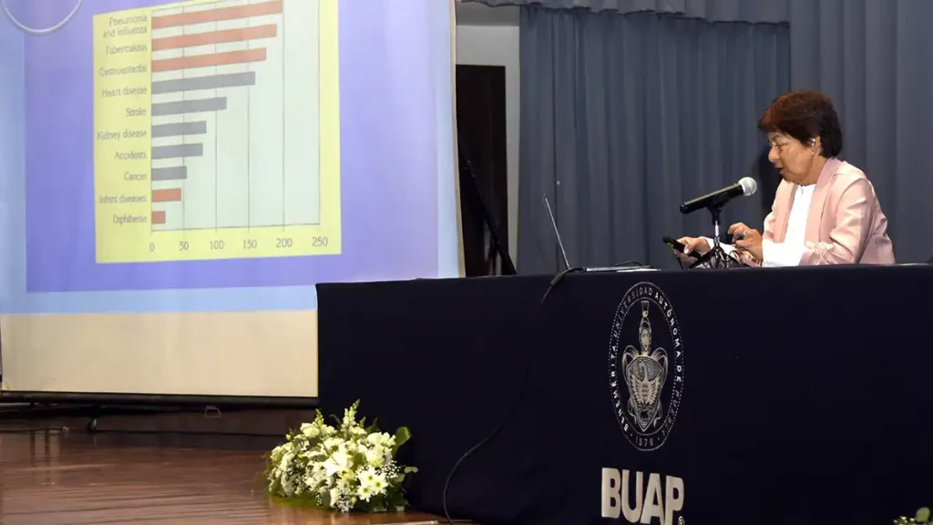 Rectora de la BUAP dicta conferencia inaugural en simposio sobre ciencia y salud