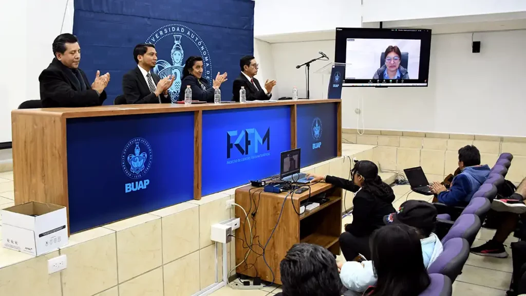 Rectora de la BUAP reconoce logros de la Facultad de Ciencias Físico Matemáticas