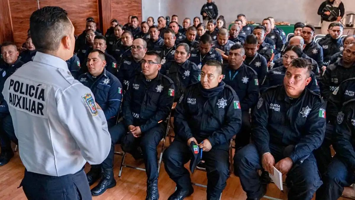 Contra extorsión y cobro de piso capacitan a policías auxiliares de Puebla