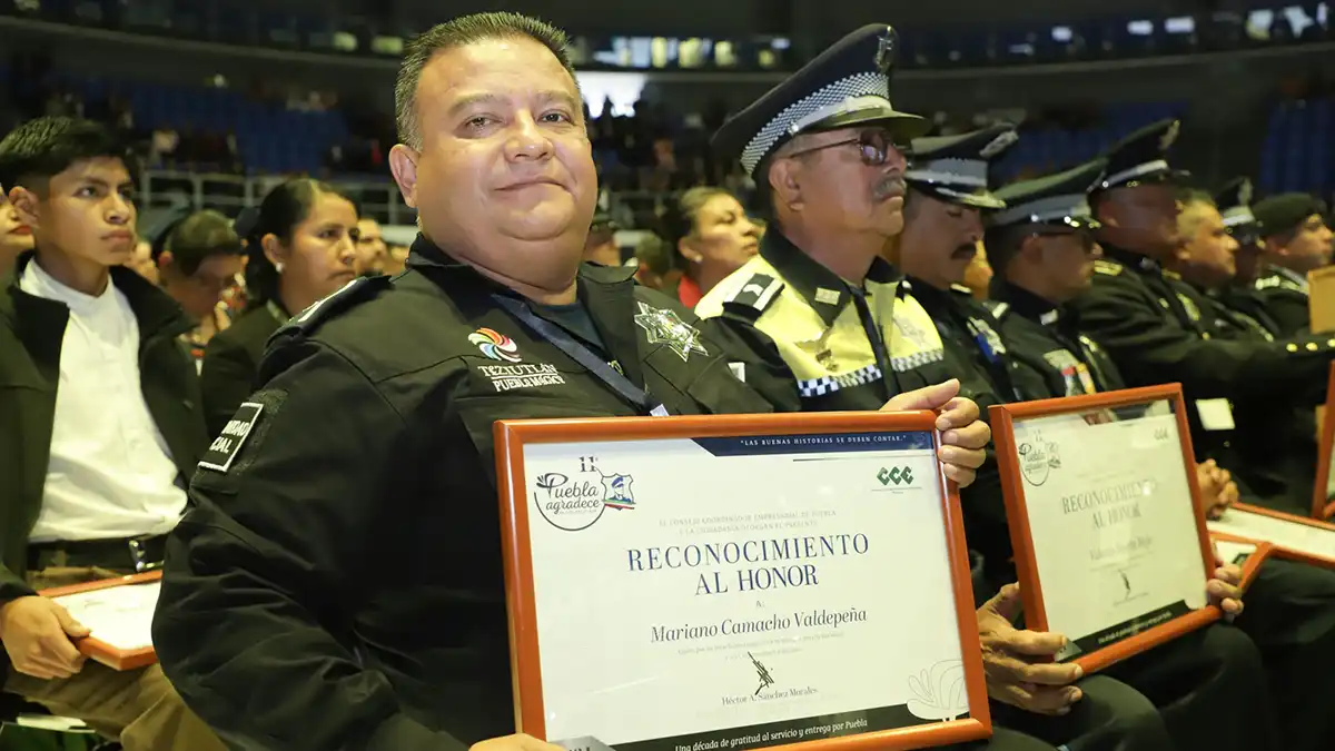 IP y gobierno de Puebla reconocen a policías destacados