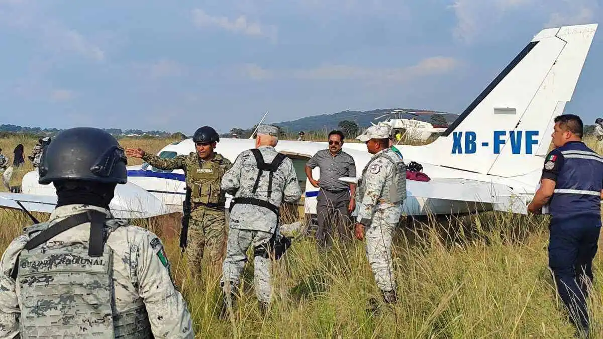 Cae avioneta en la zona de Bosques de Chapultepec