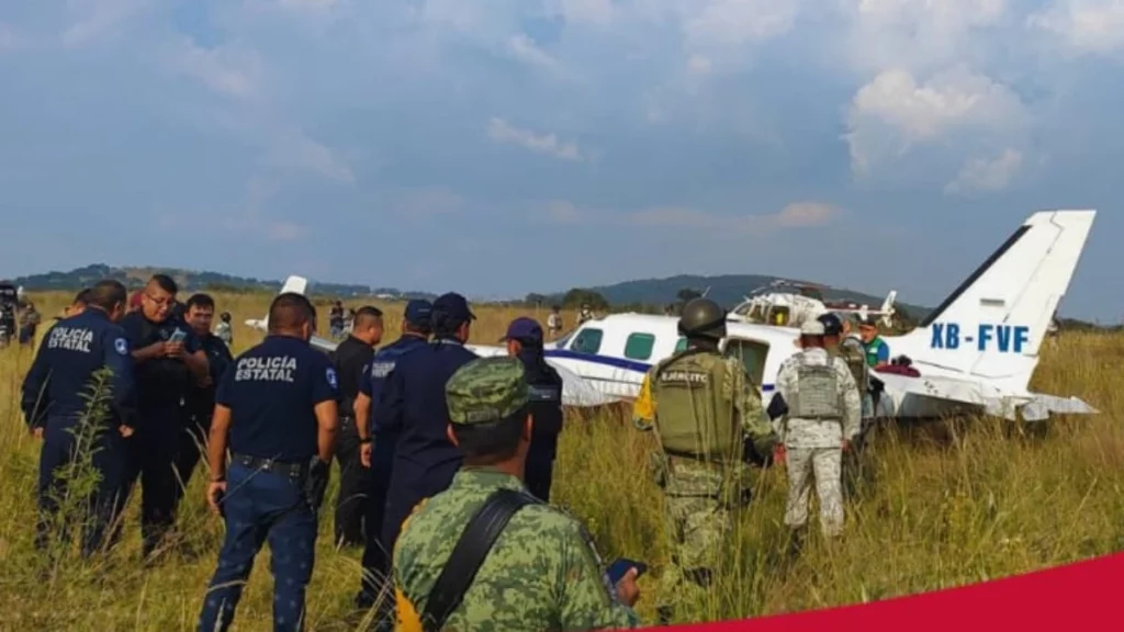 Cae avioneta en la zona de Bosques de Chapultepec