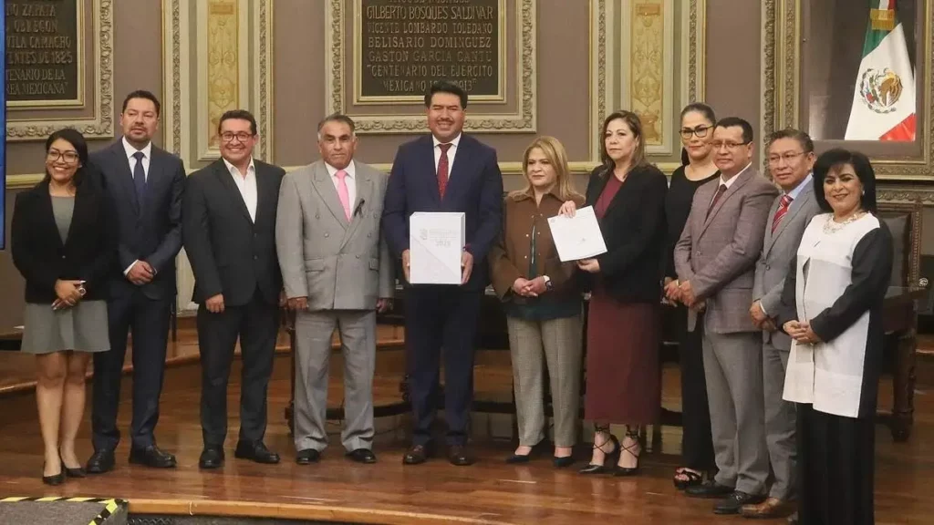 Gobierno estatal entrega Paquete Fiscal 2025 al Congreso por 126 mil mdp