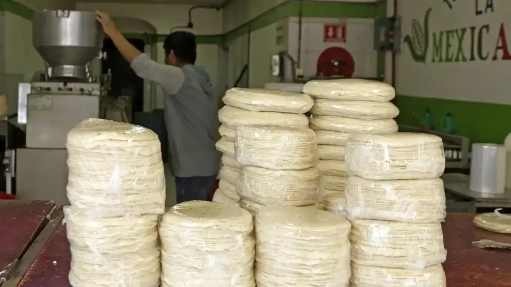 Tortillas empaquetadas en una tortillería de Puebla.