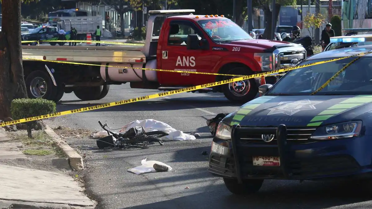 Muere ciclista arrollado en el Bulevar 5 de Mayo