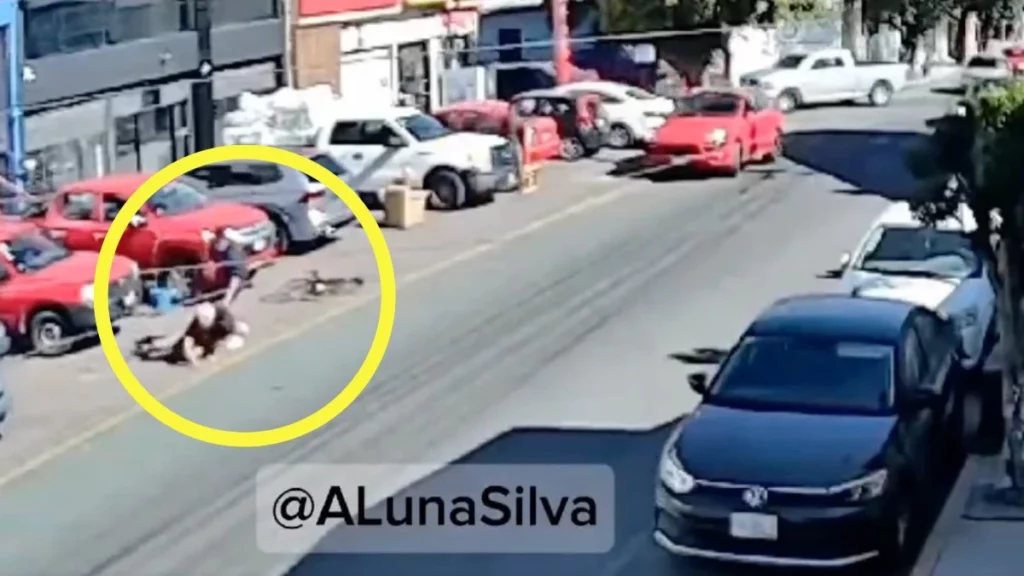 Sujeto golpeó a ciclista por reclamarle que se estacionó en ciclovía de Puebla