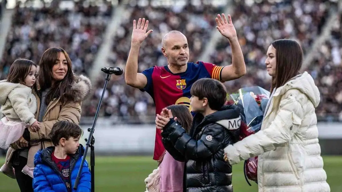 Andrés Iniesta se despidió del futbol