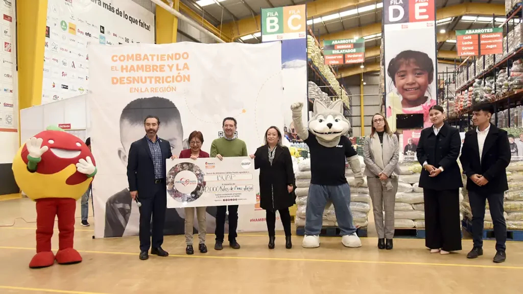 BUAP entrega 12 mil kilos de arroz y frijol al Banco de Alimentos Cáritas Puebla