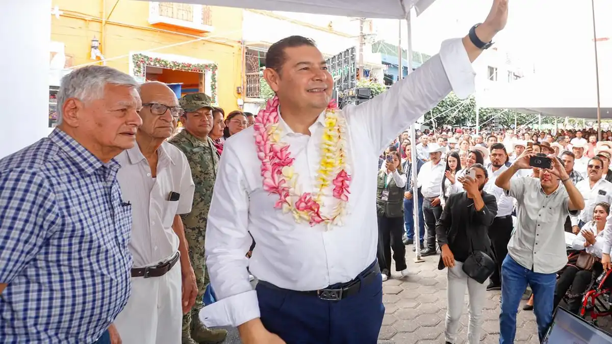 Alejandro Armenta presenta el proyecto "Puebla Mágica y Milenaria"