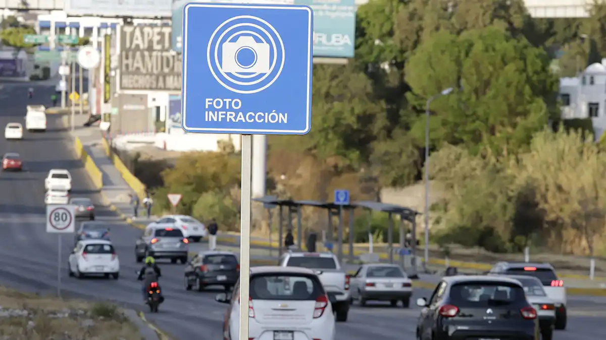 Gobierno de Puebla recauda 251.8 mdp tras descuentos a fotomultas y control vehicular