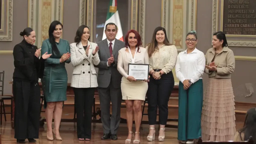 Congreso de Puebla entrega la Medalla “Ángeles Espinosa Yglesias”