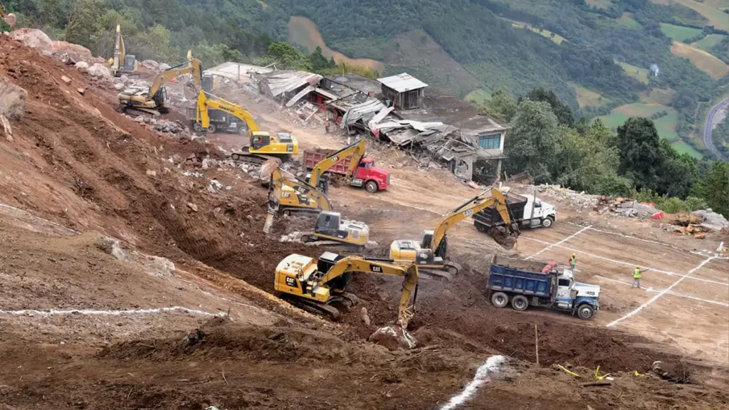 Este mes abrirán paso provisional tras derrumbe en autopista Acatzingo-Ciudad Mendoza