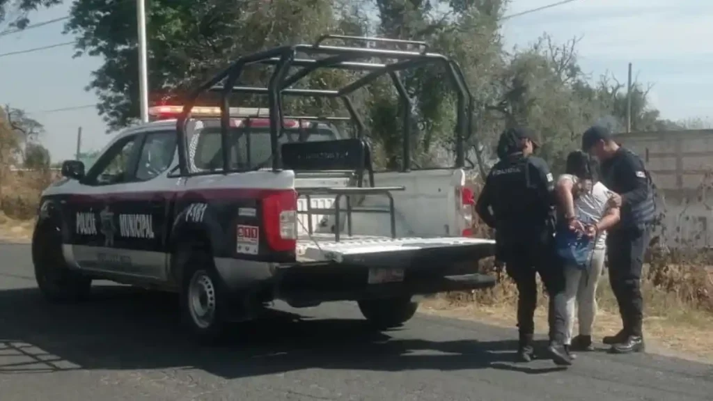 Mujer fue detenida por intentar apuñalar a un perro en Huejotzingo