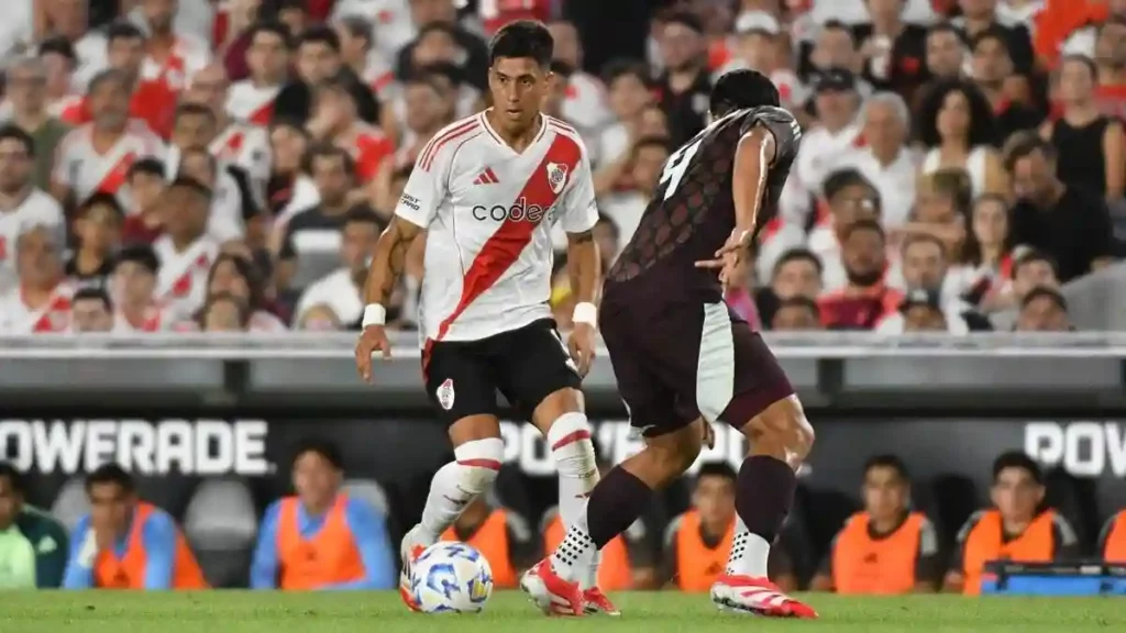 México cayó 0-2 ante River Plate en Argentina