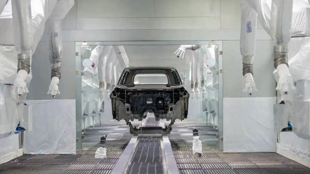 Volkswagen en Puebla inaugura primera nave eléctrica de pintura