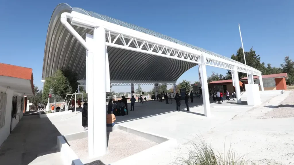 Chedraui entrega infraestructura educativa en San Francisco Totimehuacan